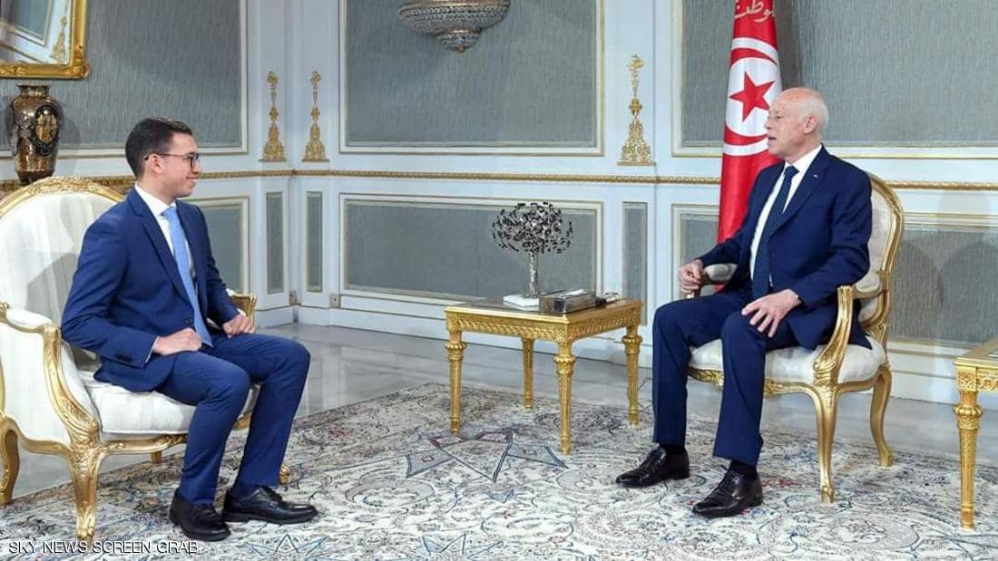 الطالب التونسي وسيم الذوادي مع الرئيس قيس سعيد